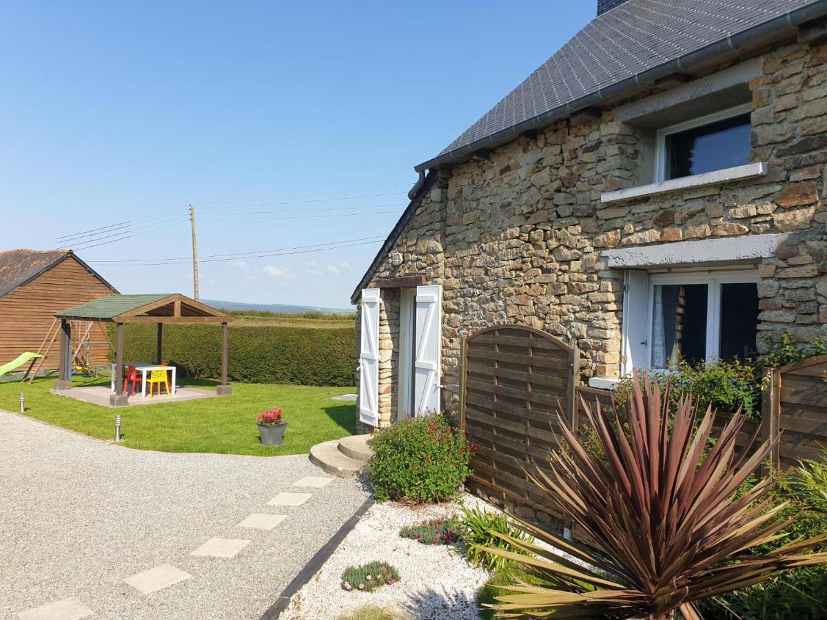 Charming Traditional 2-Bed Cottage Near Plémet Exterior foto