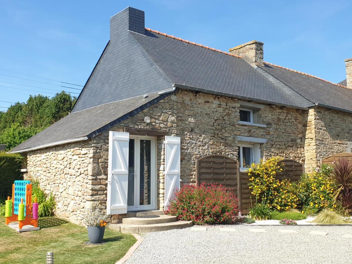 Charming Traditional 2-Bed Cottage Near Plémet Exterior foto